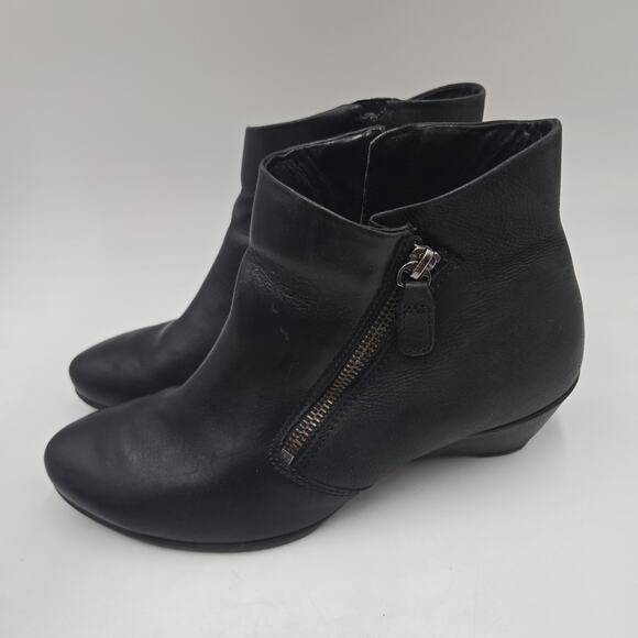 Ecco Women's Size 38 US 7.5 Double Zip Ankle Bootie Black Leather Comfort - Picture 3 of 7